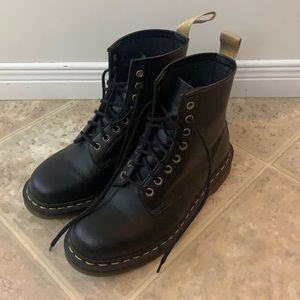 Dr Martens vegan 1460 Felix lace up boot